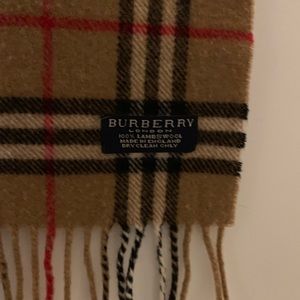 Burberry scarf - lambs wool